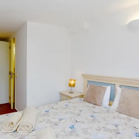 Molgard 61 - Clever Details * Vilamoura